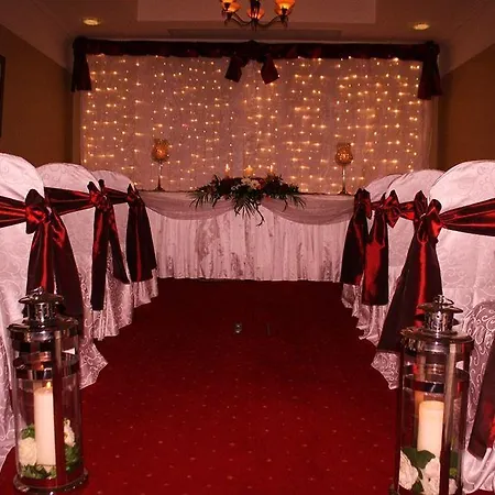 Westenra Arms فندق 3*