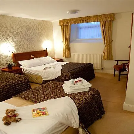 Westenra Arms 3*