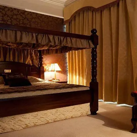 Westenra Arms فندق موناغان