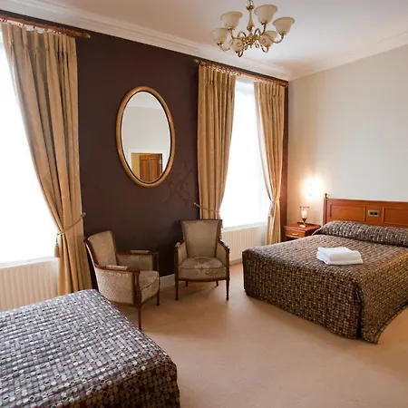 Westenra Arms 3*