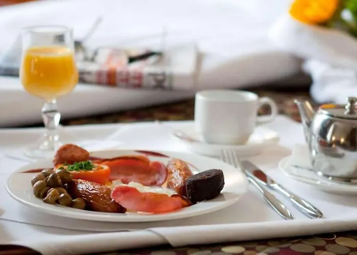 Westenra Arms Hotel 3*