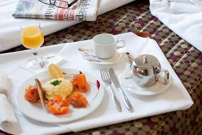 Westenra Arms Hotel 3*