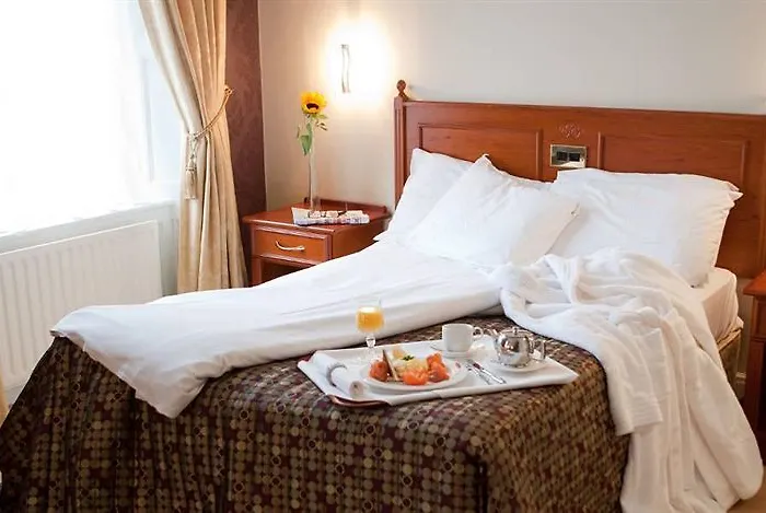 Westenra Arms Hotel 3*